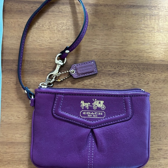 Coach wristlet - Picture 3 of 3